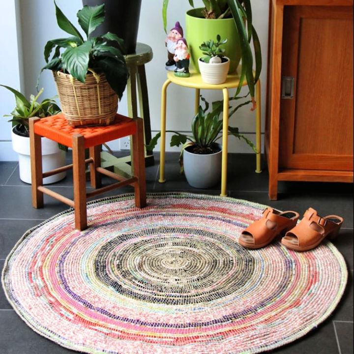 Braided Rag Rug from Fabric Scraps