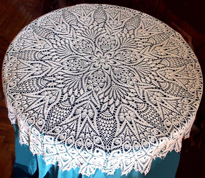 Crochet Lace Tablecloth Pattern