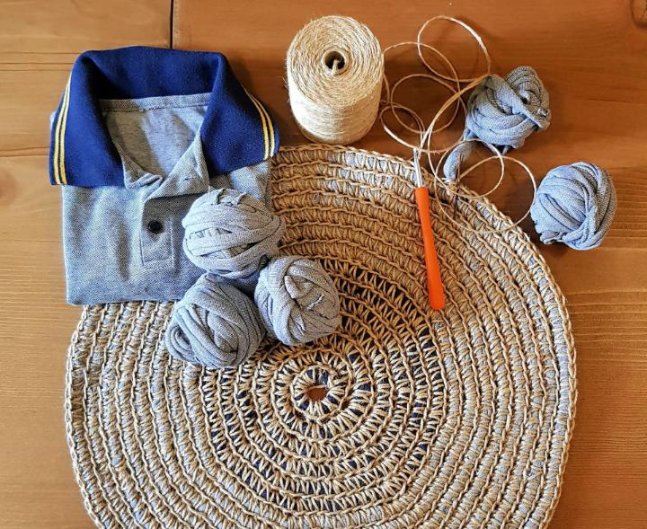 Crochet a Rug Out Of T shirt Yarn