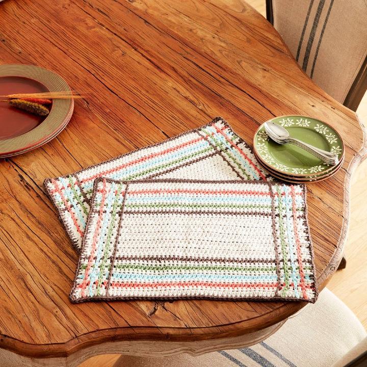 Easy to Crochet Plaid Placemats
