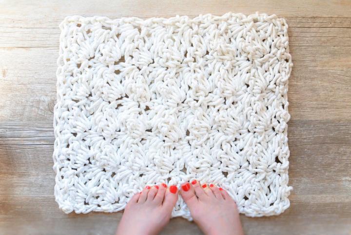 How to Crochet a Bath Rug with Rope