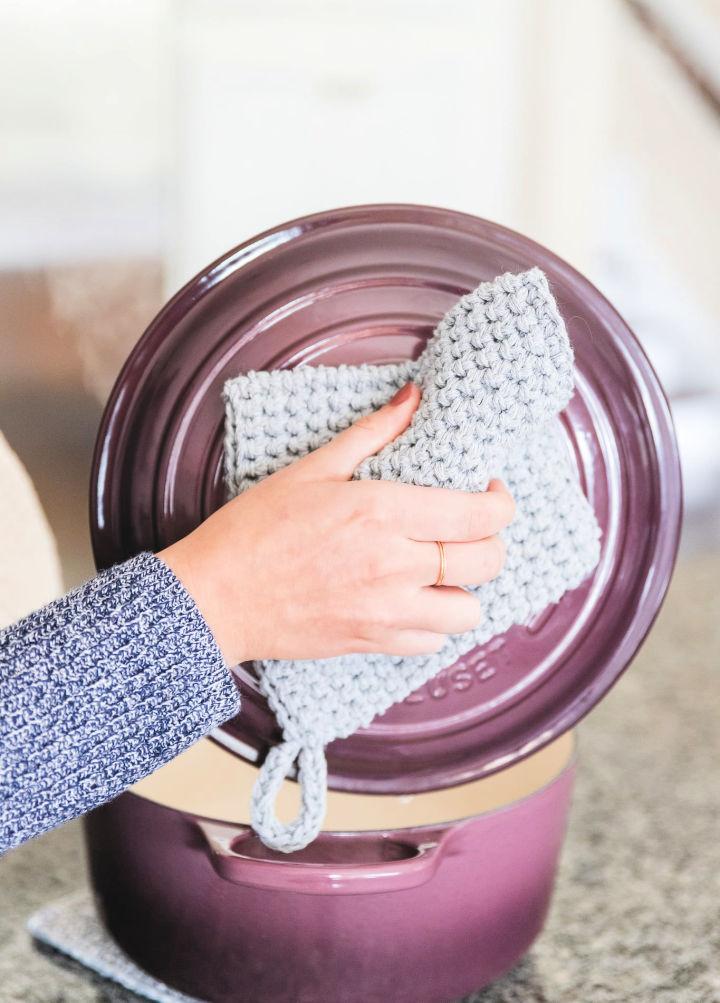 How to Crochet a Potholder