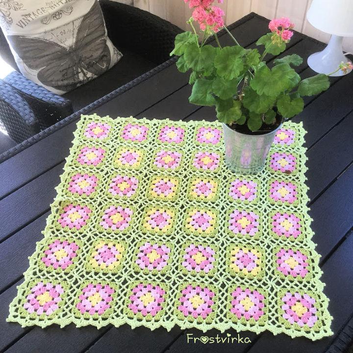 How to Crochet a Tablecloth For Beginners