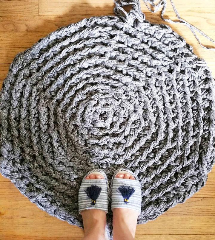 How to Hand Crochet a Circular Rug