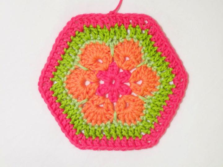 Crochet African Flower Granny Square (Free Pattern) - Annie Design