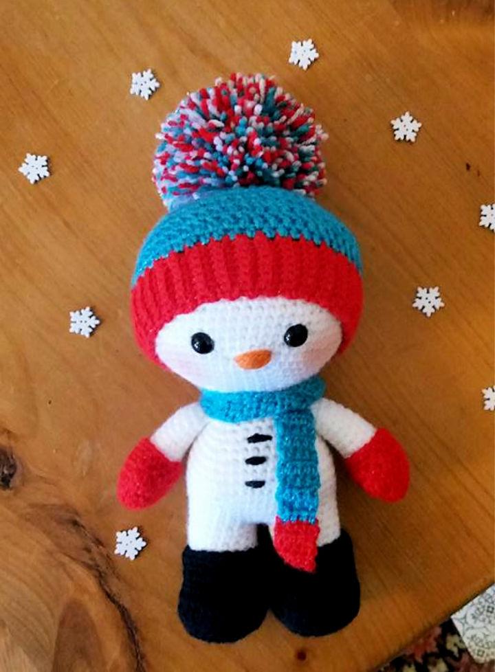 Free Mini Snowman Crochet Pattern