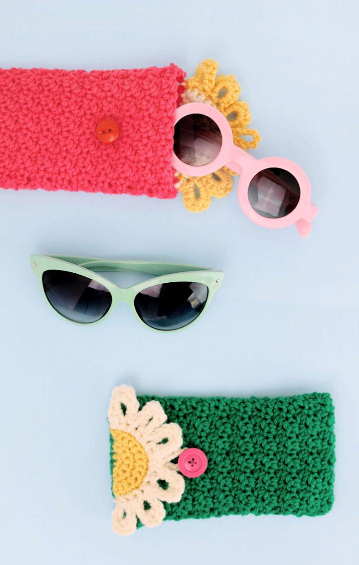 The Happy Daisy Crochet Glasses Pouch