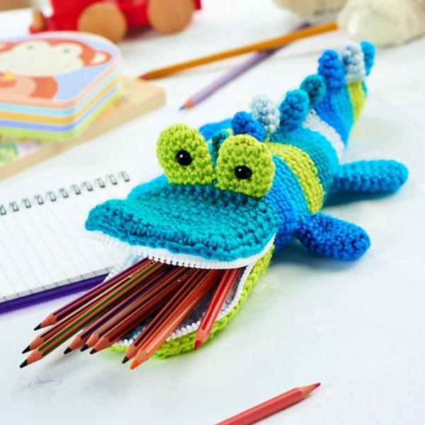 15 Free Crochet Pencil Case Patterns for back to school