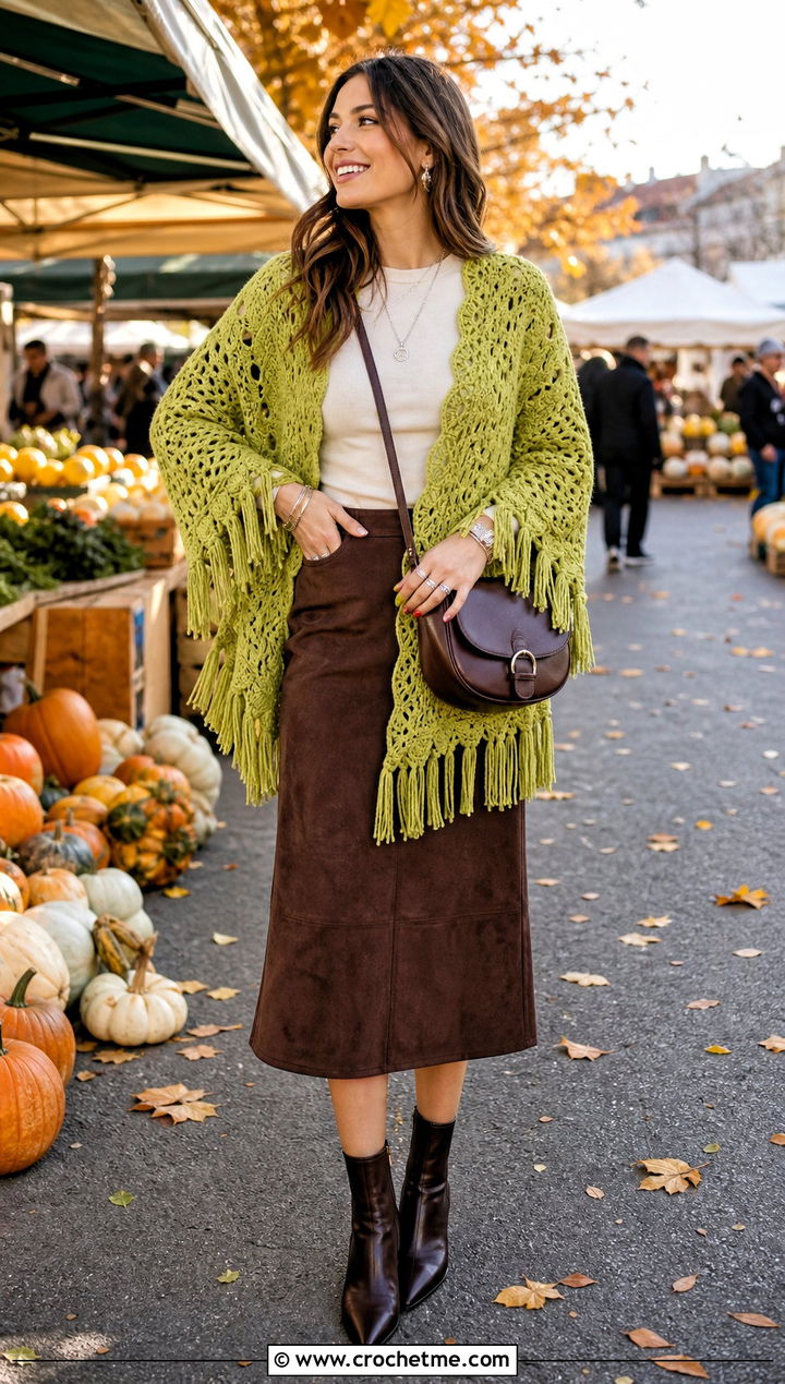 Chunky Fringe Trim Hexagon Cardigan With Suede Skirt - 30 chunky crochet hexagon cardigan outfit ideas