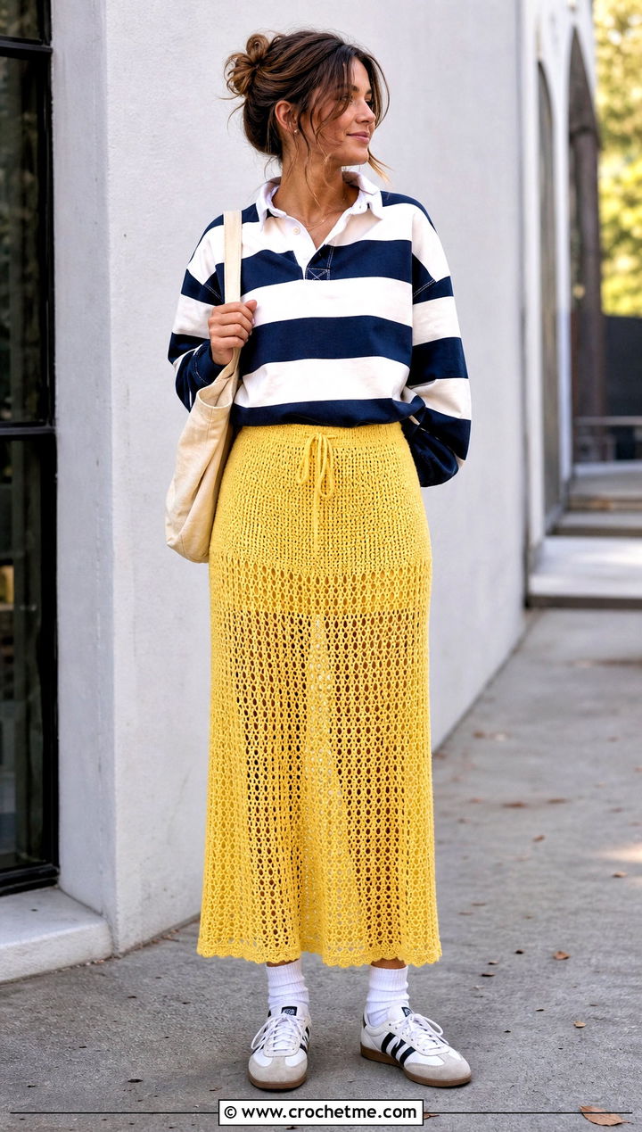 Drawstring Maxi Crochet Skirt With Rugby Shirt - 35 maxi crochet skirt outfit ideas