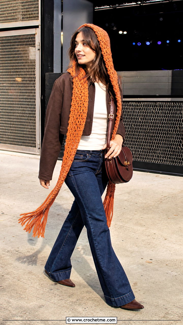 Fringed Crochet Hood Scarf With Suede Jacket - 35 crochet hood scarf outfit ideas
