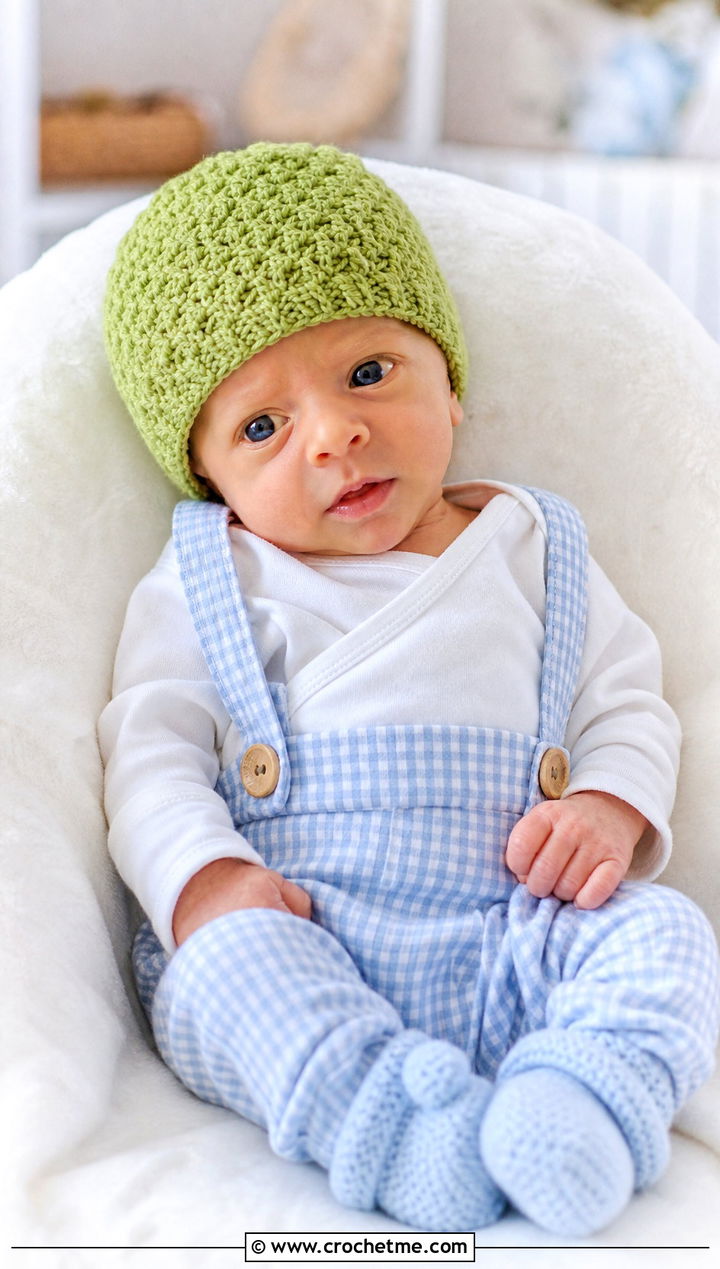 Moss Stitch Crochet Beanie With Gingham Romper - 25 premie crochet beanie outfit ideas